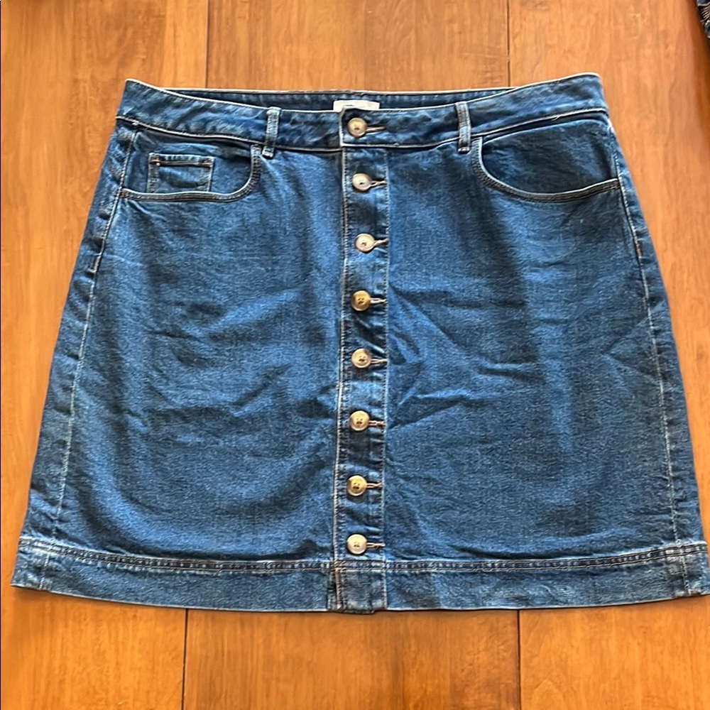 LOFT  Jean Skirt with Button Detail
